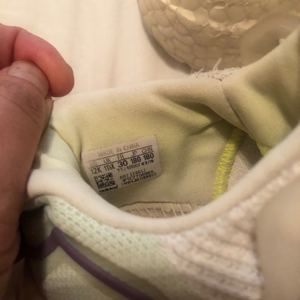 Kids sneakers